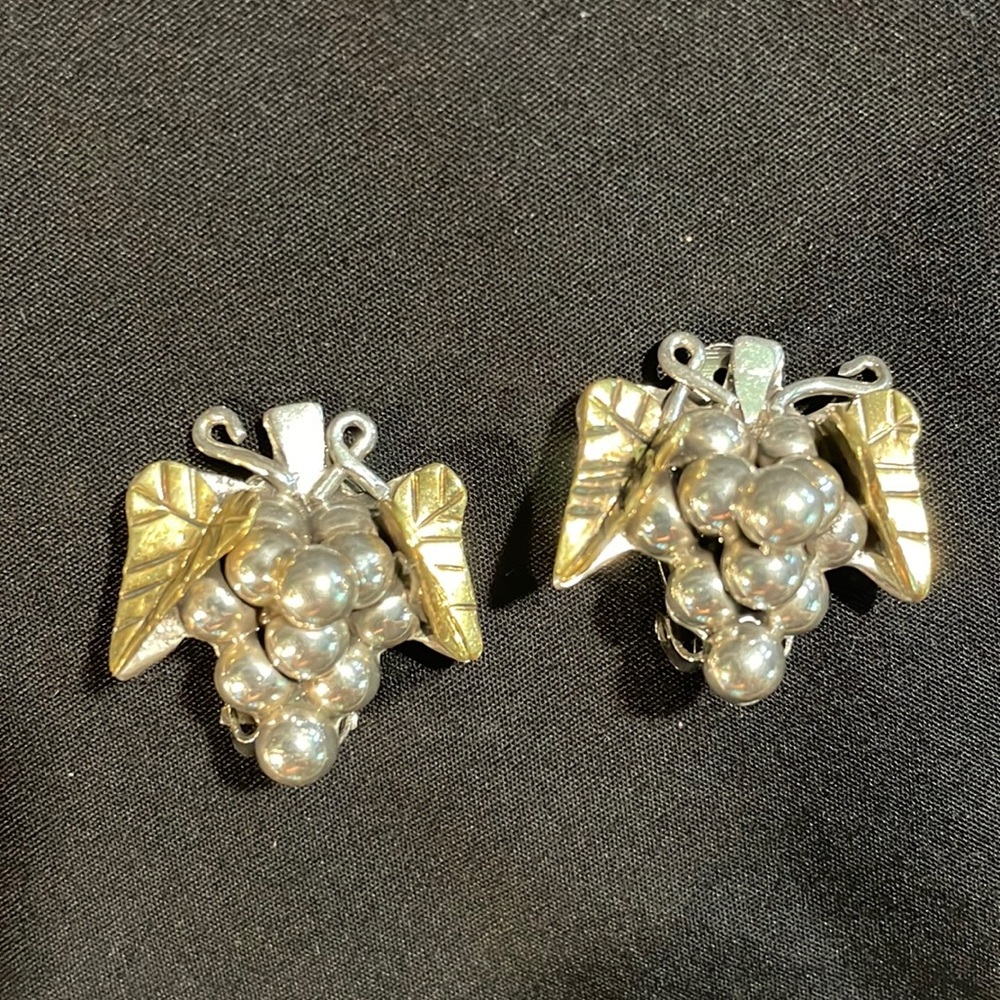 Vintage Sterling Silver 925 Earrings Grape Cluster TC-73 MEXICO Gold/Brass Leaf
